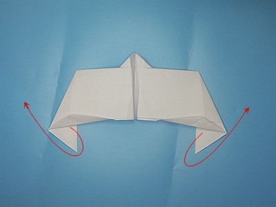 bat-paper-airplane-Step 18