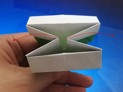 origami-box-with-flaps-Step 24