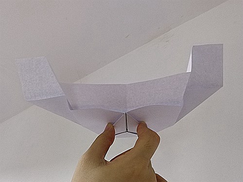 walkalong-glider-paper-airplane